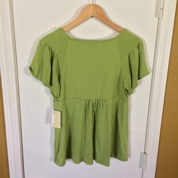 Michael Kors women's Petite quarter sleeve leaf green stretchy deep v-neck top - Picture 4 of 5